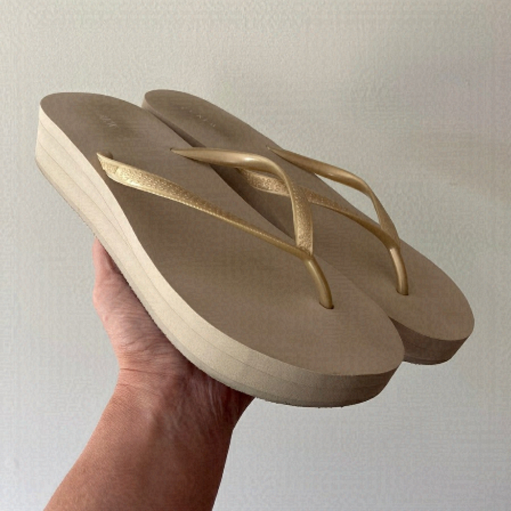 J Crew Skinny Wedge Flip Flops Pale Gold Size 10
